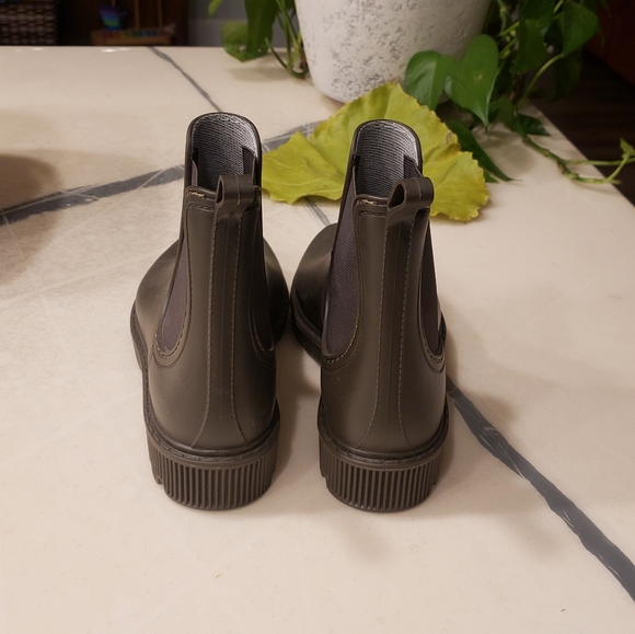 Chelsea Boot - Picture 3 of 4